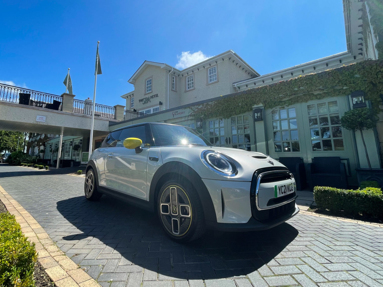 Bowker MINI Blackburn & Preston - Bowker Motor Group