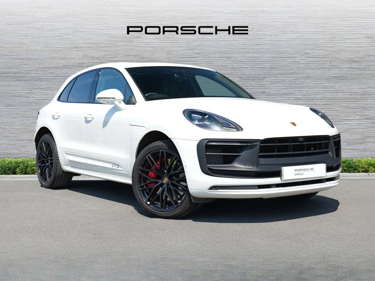 2023 PORSCHE MACAN