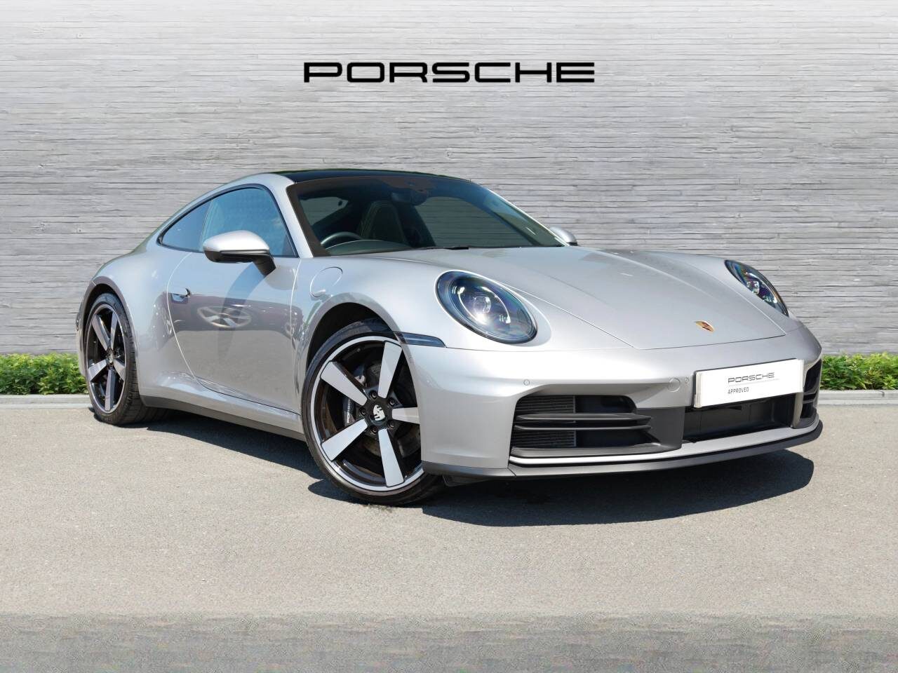 2022 PORSCHE MACAN